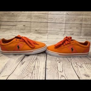 Men’s canvas shoes